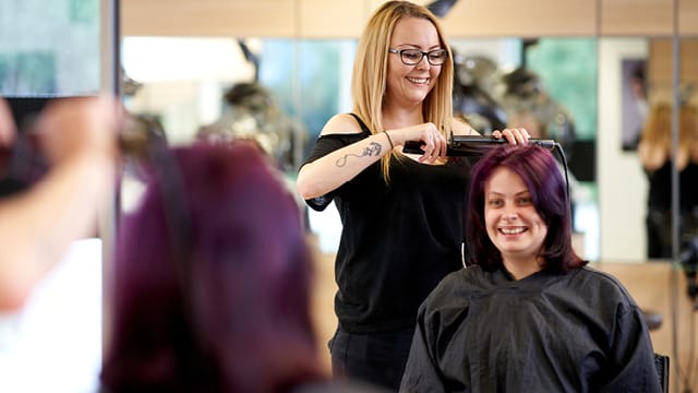 picture of a hairdresser and client
