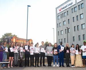 2022 curriculum students of the year with their awards group shot