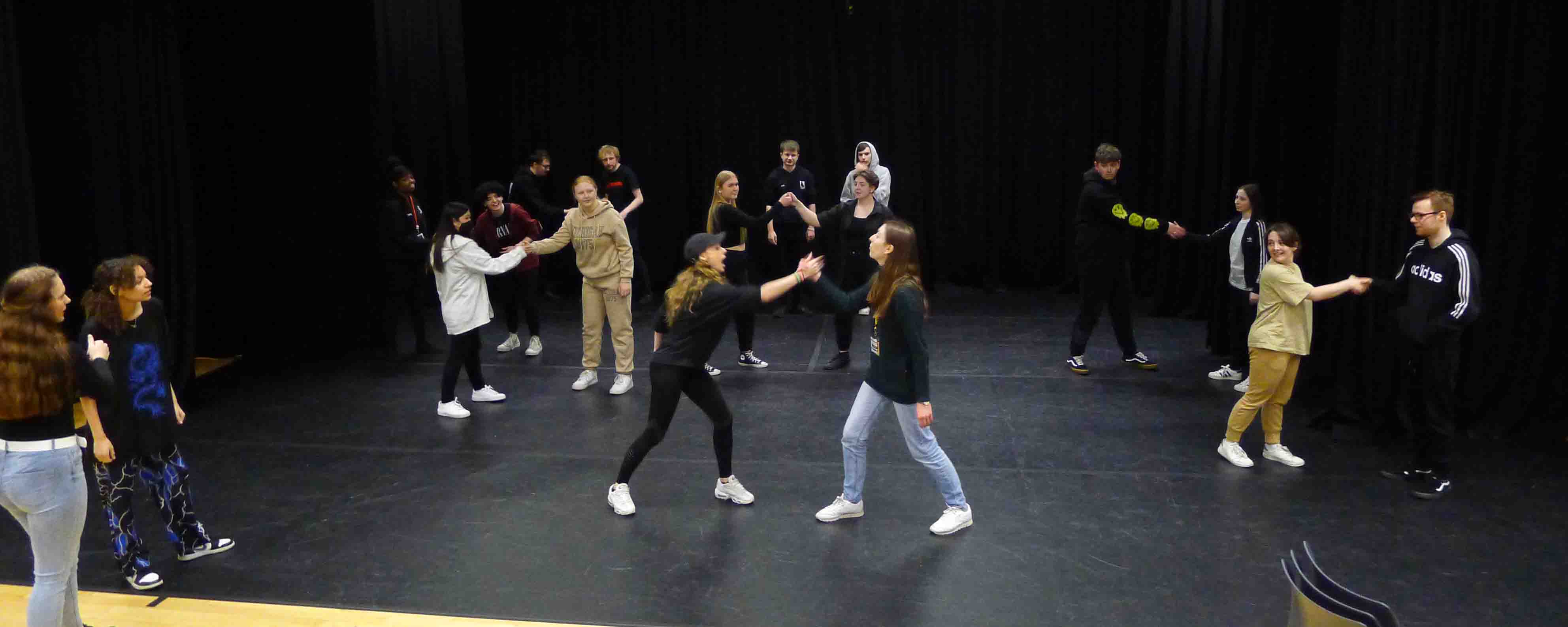 performing arts students Ric Nic workshop